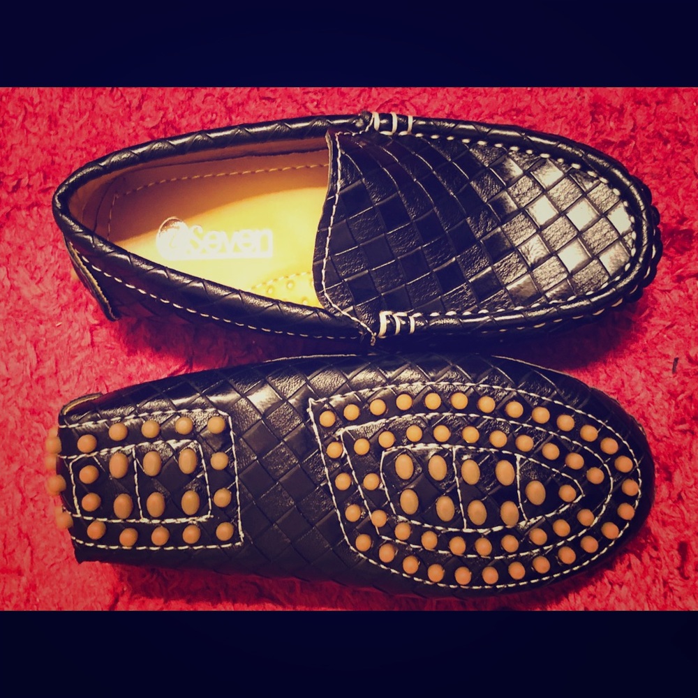Boys shoes